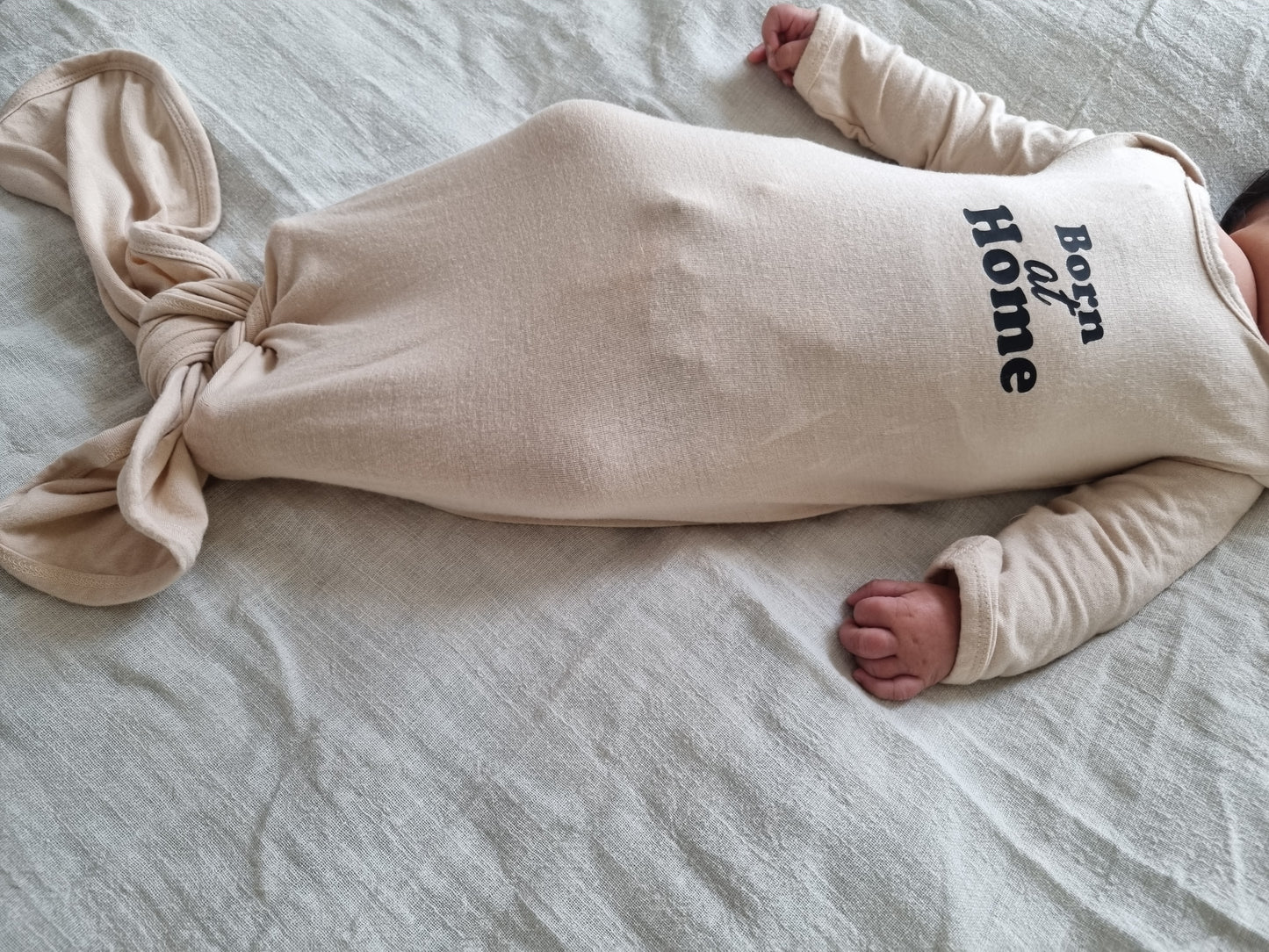 "Born at home" knotted sleep gown