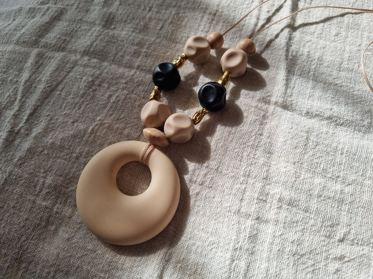Cream stone shaped silicon nursing necklace