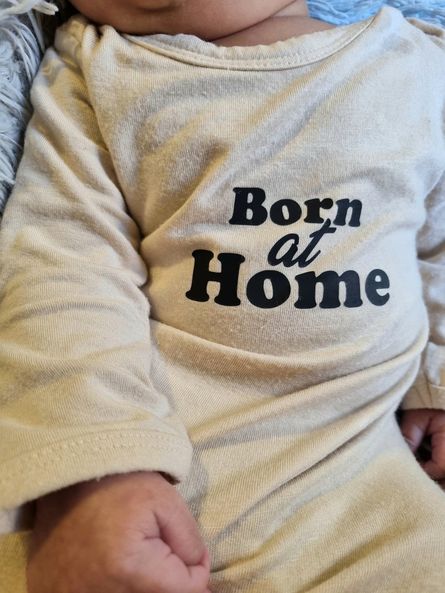"Born at home" knotted sleep gown