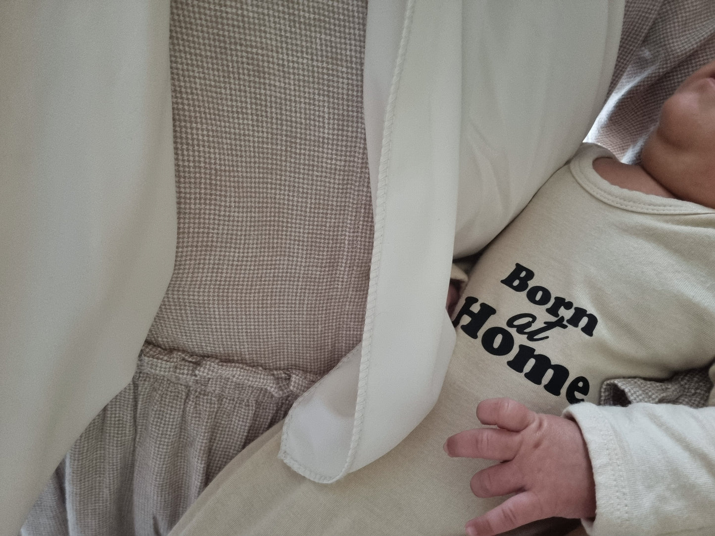 "Born at home" knotted sleep gown